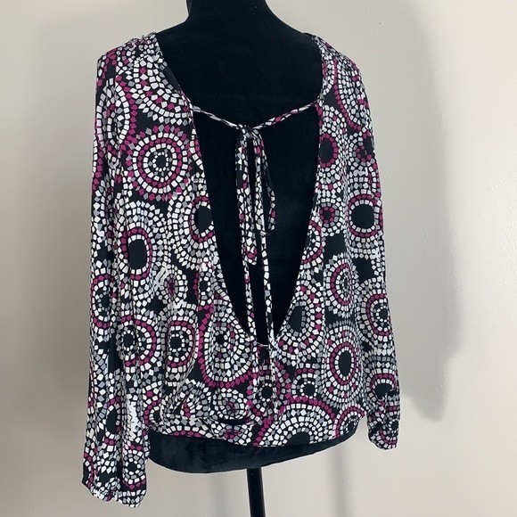 Rampage Multicolored Open Back Long Sleeve Women’s Top Size S - Picture 5 of 11